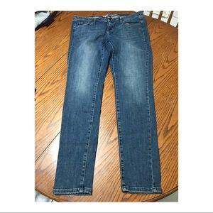 Low rise skinny jeans